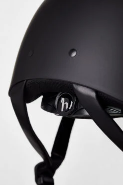 Horze Noir Reithelm Mit Glänzendem Rahmen 27 Horze Noir Reithelm Mit Glänzendem Rahmen -MOUNTAIN HORSE || Ariat || Pikeur Verkäufe 30084 BL 6