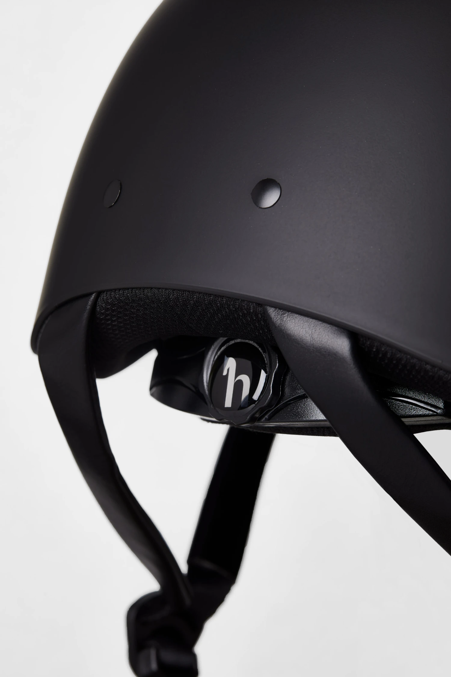 Horze Noir Reithelm Mit Glänzendem Rahmen 8 Horze Noir Reithelm Mit Glänzendem Rahmen - Image 6