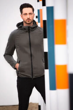 Pikeur Oskar Herren Softshelljacke 7 Pikeur Oskar Herren Softshelljacke -MOUNTAIN HORSE || Ariat || Pikeur Verkäufe 336715 SGR 2