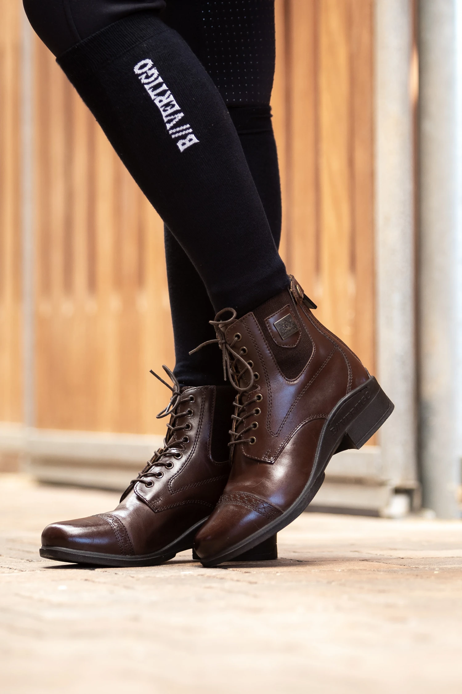 B Vertigo Jupiter Geschnürte Damen Lederreitstiefeletten 18 B Vertigo Jupiter Geschnürte Damen Lederreitstiefeletten - Image 16